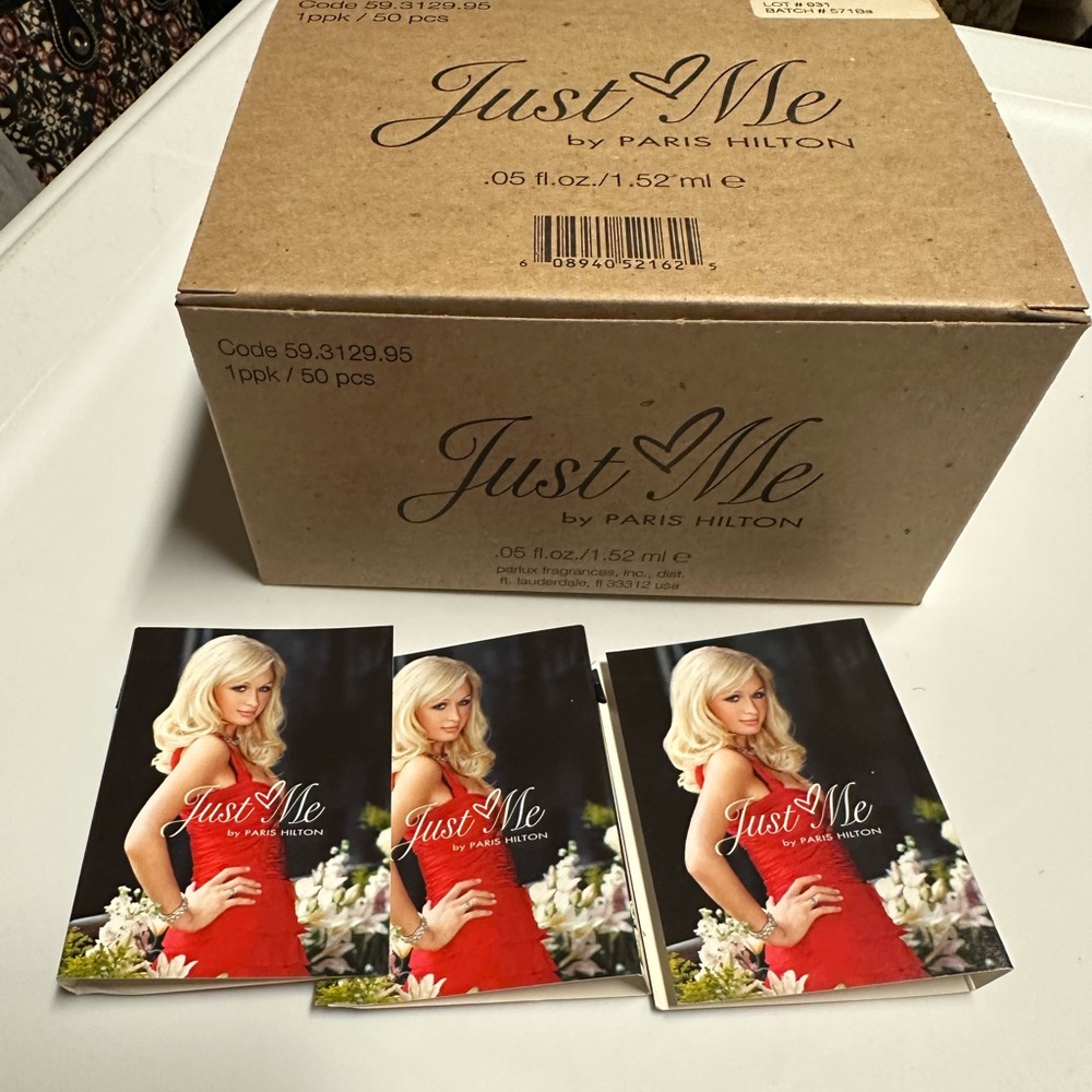 50 pcs Paris Hilton Just Me Fragrance Set in Brown Box
